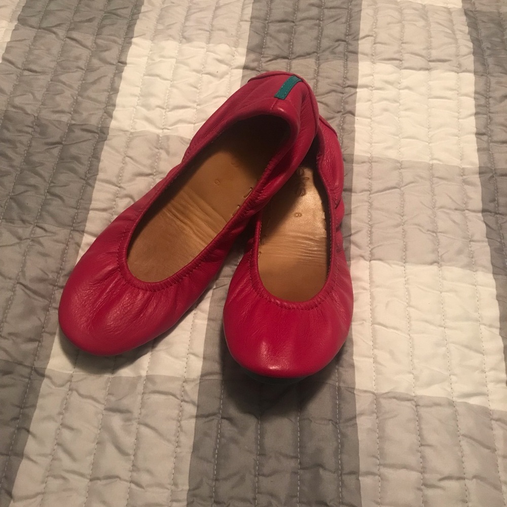 EUC Fushia Tieks